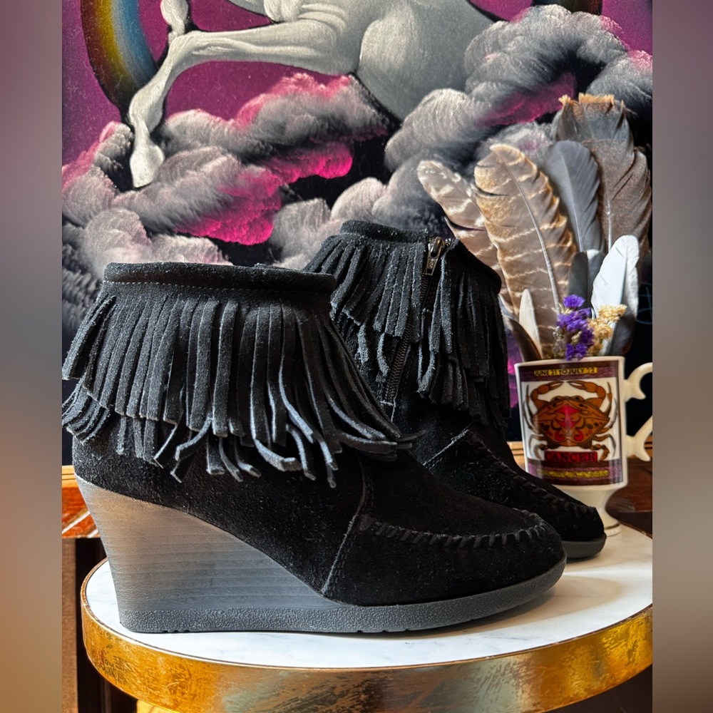 Minnetonka Black Fringe Suede Wedges